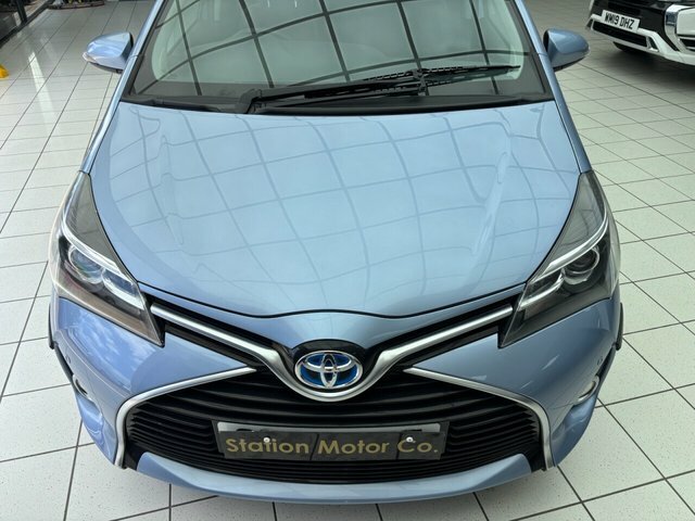 Toyota Yaris 1.3 Vvt-i Icon Plus 99 Bhp Red #21