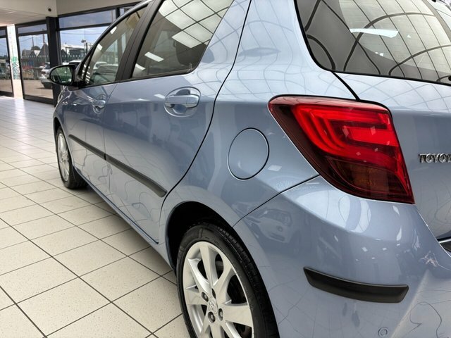 Toyota Yaris 1.3 Vvt-i Icon Plus 99 Bhp Red #16