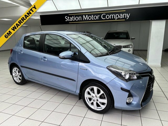 Toyota Yaris 1.3 Vvt-i Icon Plus 99 Bhp Red #1