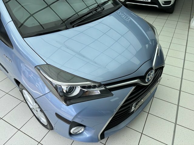Toyota Yaris 1.3 Vvt-i Icon Plus 99 Bhp Red #20