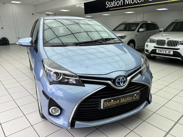 Toyota Yaris 1.3 Vvt-i Icon Plus 99 Bhp Red #3