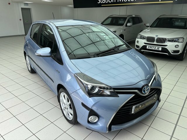 Toyota Yaris 1.3 Vvt-i Icon Plus 99 Bhp Red #23