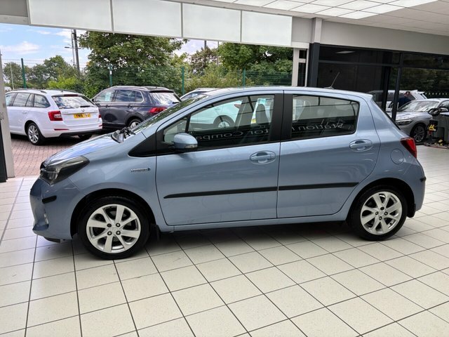 Toyota Yaris 1.3 Vvt-i Icon Plus 99 Bhp Red #7