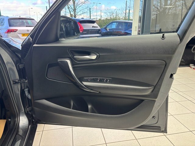 BMW 1 Series 120D Xdrive M Sport Black #41