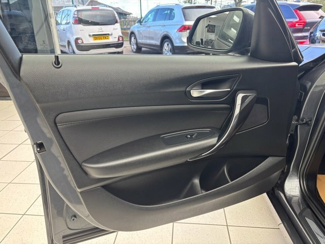 BMW 1 Series 120D Xdrive M Sport Black #34
