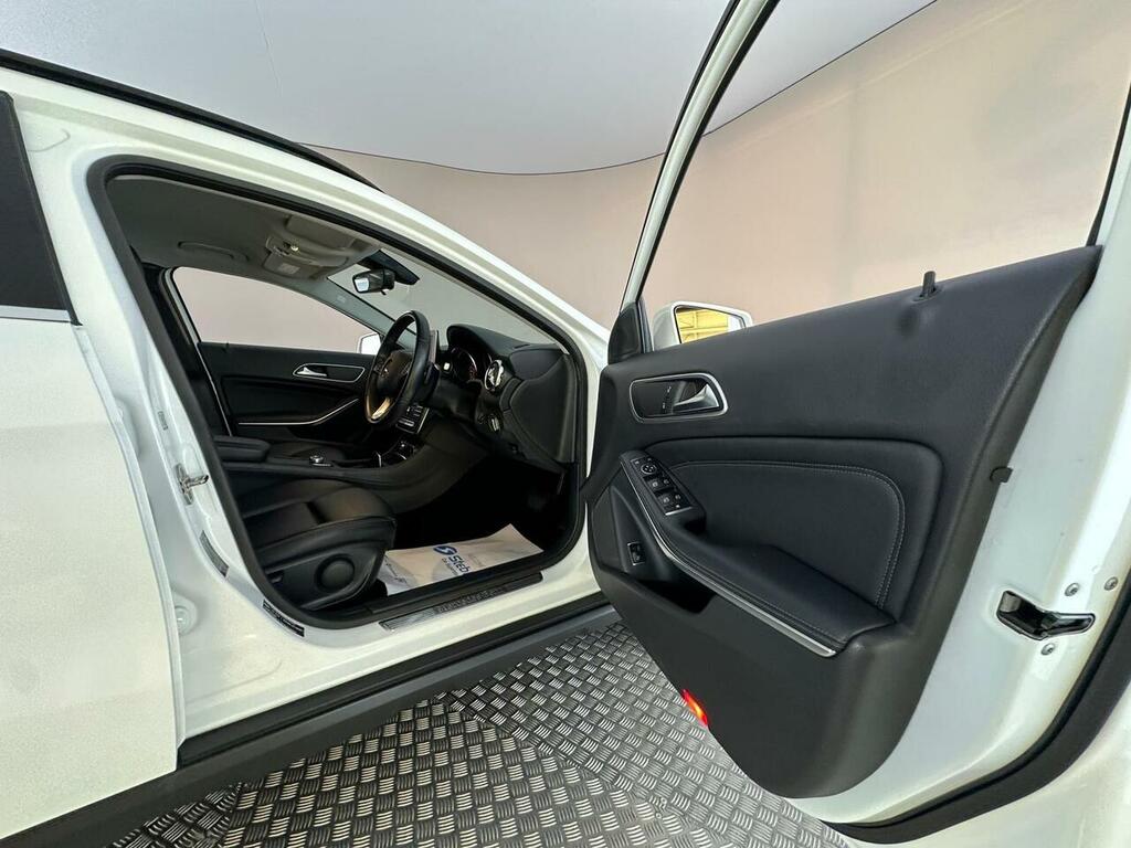 Mercedes-Benz GLA Class 201818 Plate 2.1 Gla 200 D Sport 134 Bhp, Only Red #24