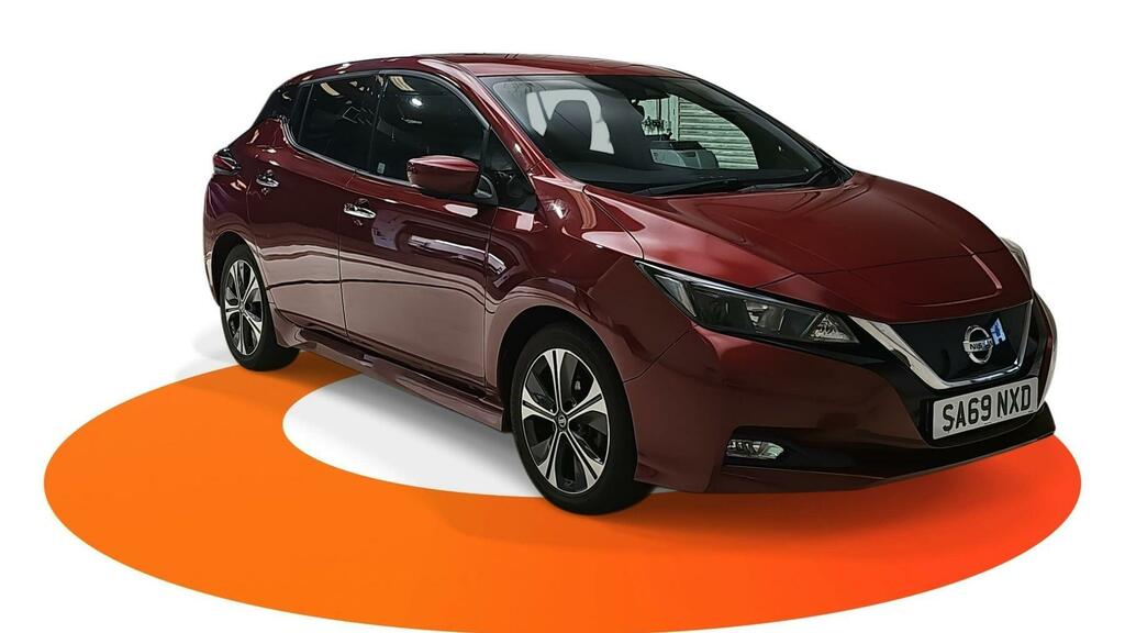 Nissan Leaf N-connecta Red