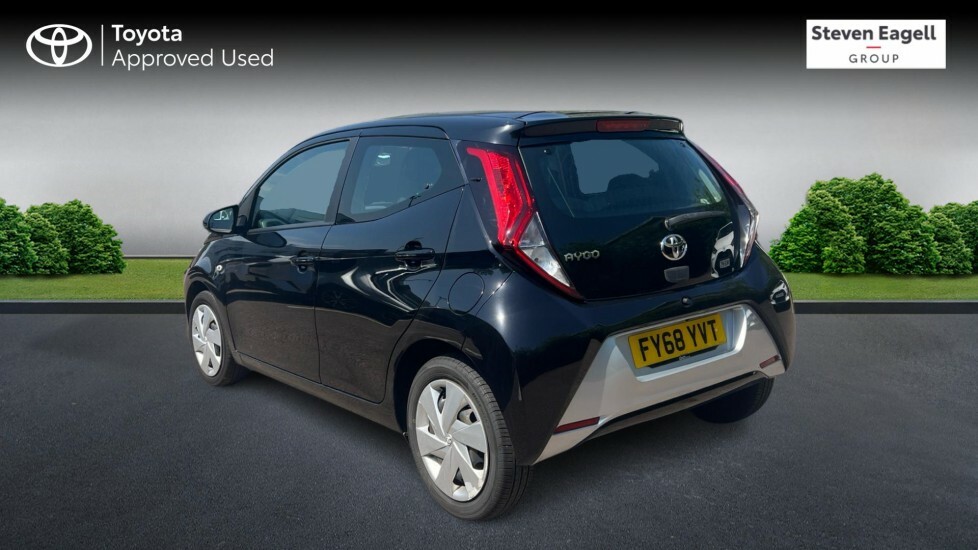 Toyota Aygo 1.0 Vvt-i X-play Euro 6 FY68YVT Black #4