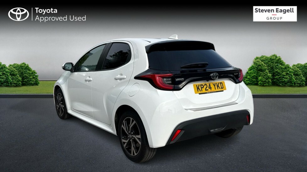 Toyota Yaris 1.5 Vvt-h Design Hatchback Hybrid E-cvt KP24YKD White #4