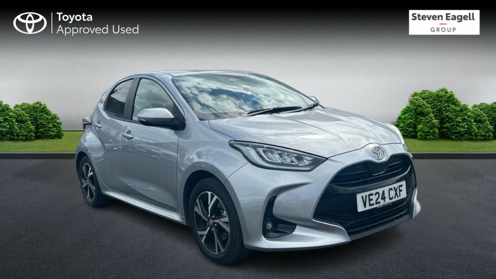 Toyota Yaris 1.5 Vvt-h Design E-cvt Euro 6 Ss VE24CXF Silver
