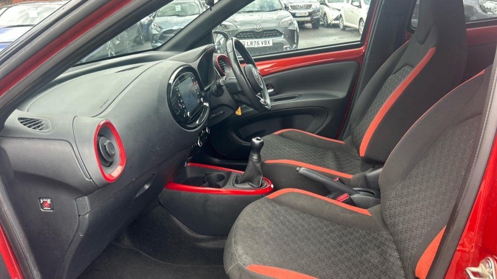 Toyota Aygo X 1.0 Vvt-i Edge Euro 6 Ss WG23LWP Red #5