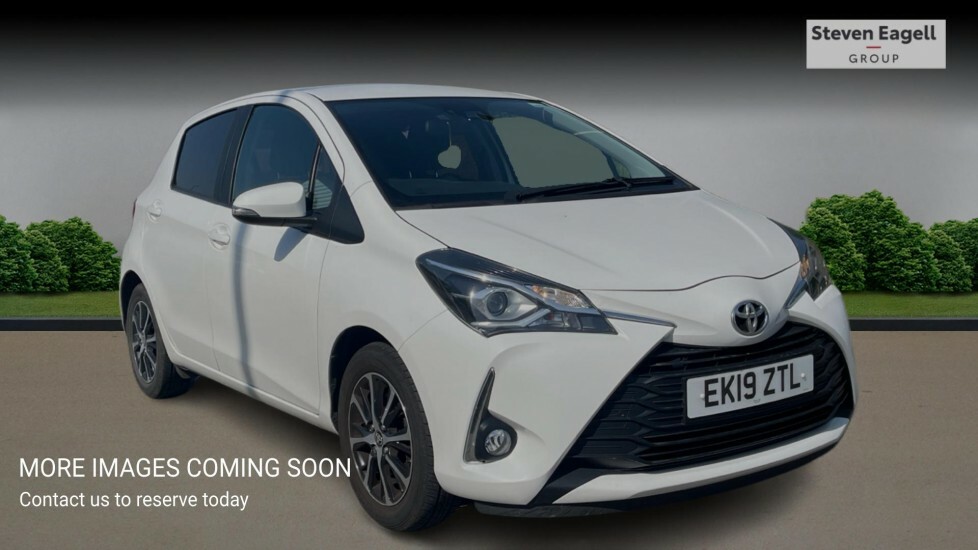 Toyota Yaris 1.5 Vvt-i Icon Tech Hatchback Cvt Euro White
