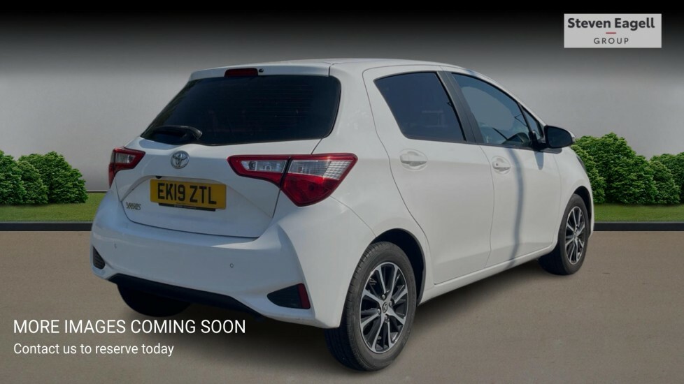 Toyota Yaris 1.5 Vvt-i Icon Tech Hatchback Cvt Euro EK19ZTL White #4