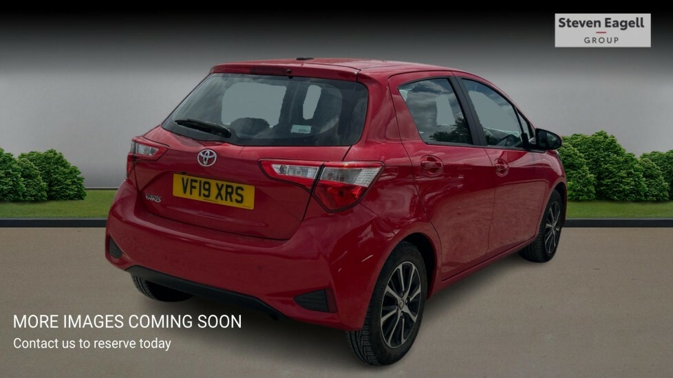 Toyota Yaris 1.5 Vvt-i Icon Tech Cvt Red #4
