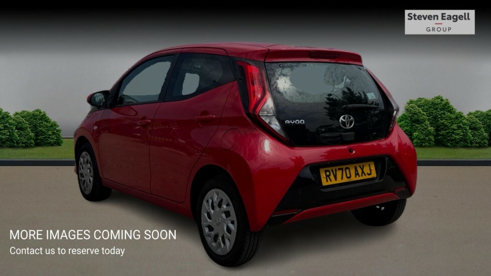 Toyota Aygo 1.0 Vvt-i X-play Euro 6 Safety Sense Red #2