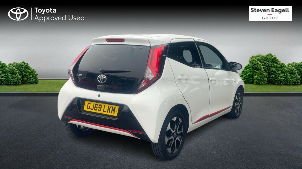 Toyota Aygo 1.0 Vvt-i X-trend Euro 6 White #2
