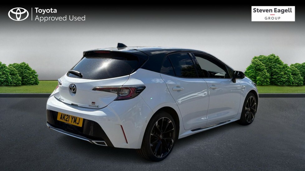 Toyota Corolla 1.8 Vvt-h Gpf Gr Sport Hatchback Hybrid White #2