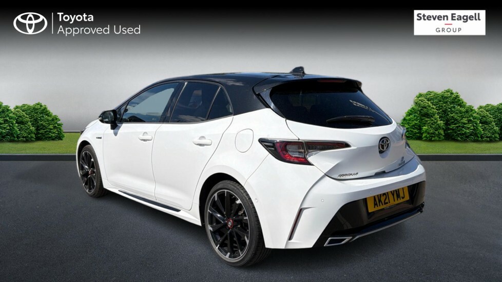 Toyota Corolla 1.8 Vvt-h Gpf Gr Sport Hatchback Hybrid White #4