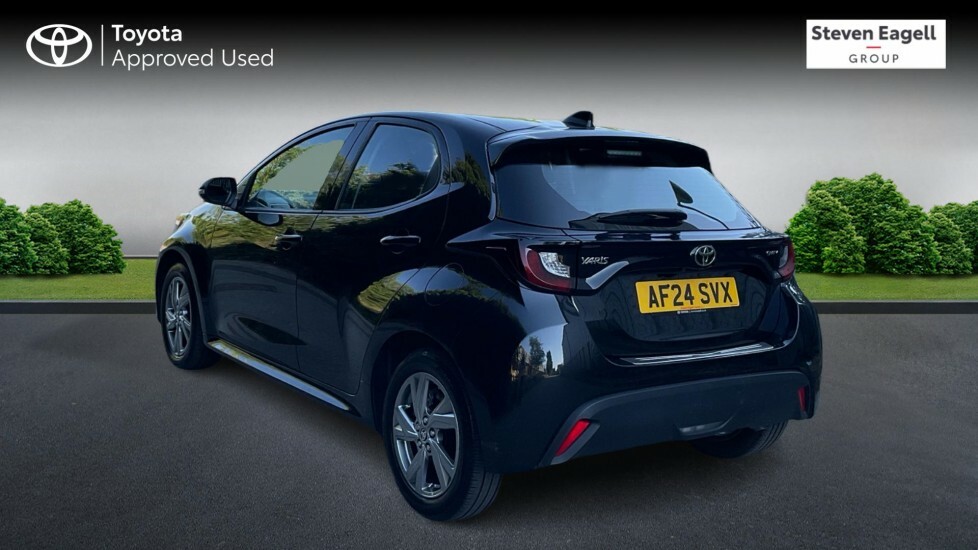 Toyota Yaris 1.5 Vvt-h Icon Hatchback Hybrid E-cvt E Black #4