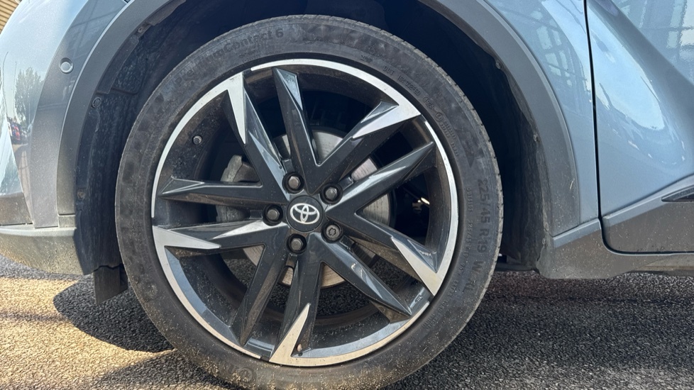 Toyota C-Hr Suv Grey #25
