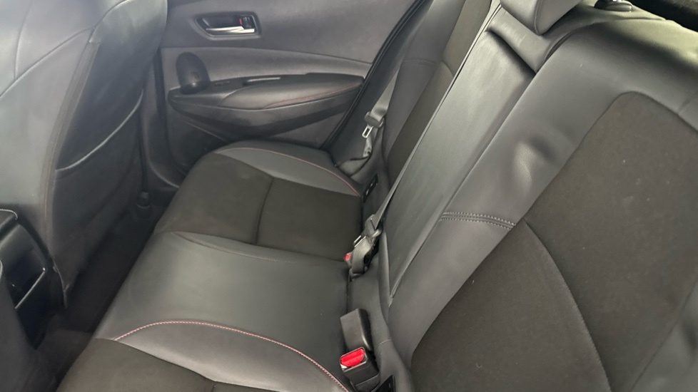 Toyota Corolla 1.8 Hybrid Icon Cvt Black #13