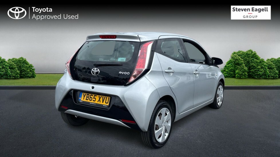 Toyota Aygo 1.0 Vvt-i X-play Euro 5 Euro 5 Silver #2