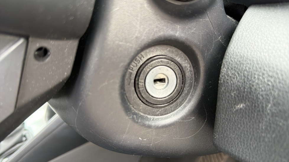 Toyota Yaris 1.5 Hybrid Dynamic Cvt Grey #16
