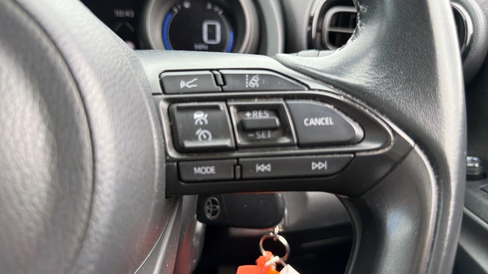 Toyota Yaris 1.5 Hybrid Dynamic Cvt Grey #35