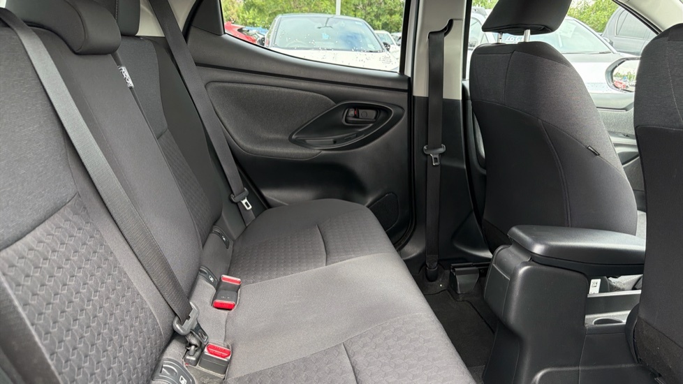 Toyota Yaris 1.5 Hybrid Dynamic Cvt Grey #8