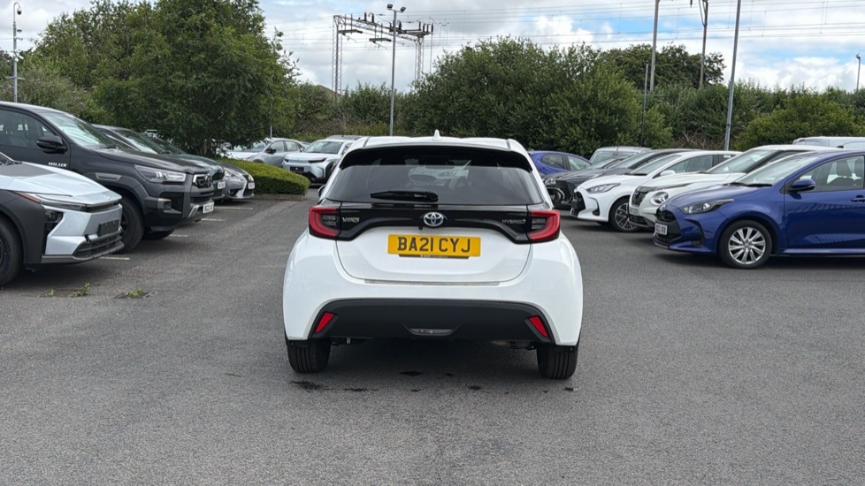 Toyota Yaris 1.5 Hybrid Dynamic Cvt Grey #26