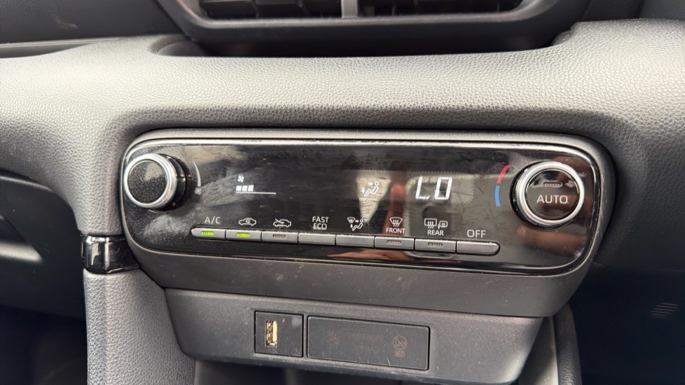 Toyota Yaris 1.5 Hybrid Dynamic Cvt Grey #33