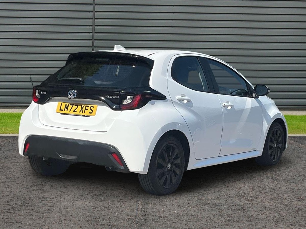 Toyota Yaris 1.5 Vvt-h Icon Hatchback Hybrid E Cvt LM72XFS White #3
