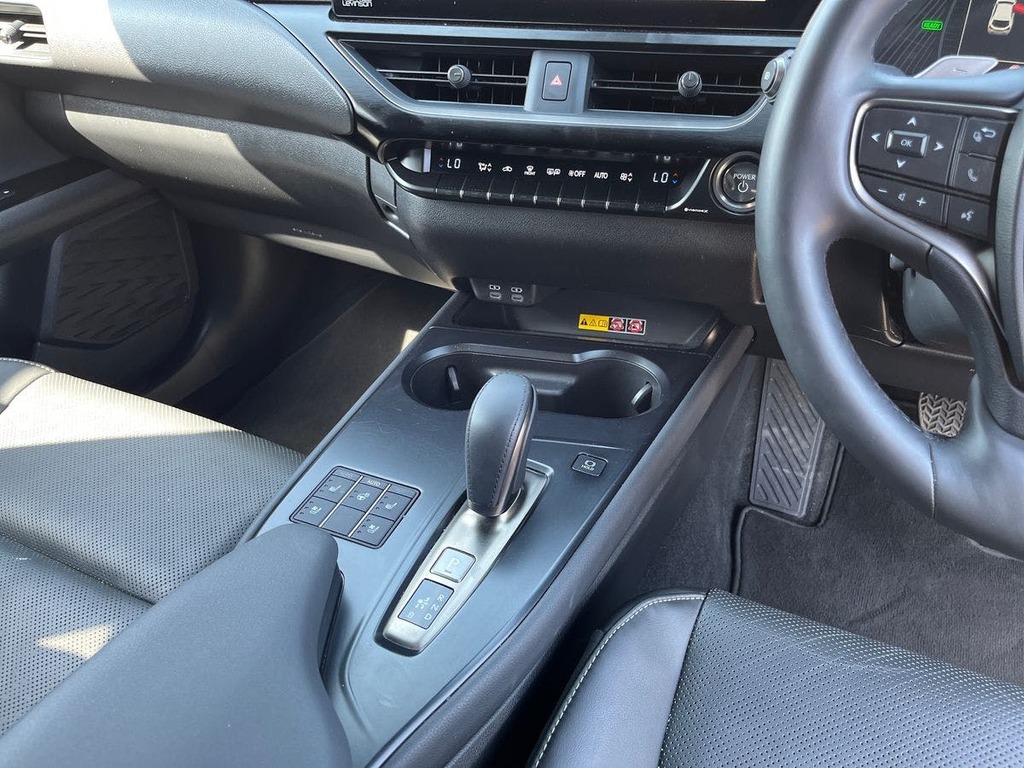 Lexus UX 250H 2.0 F-sport Design Cvt Hatchback White #13