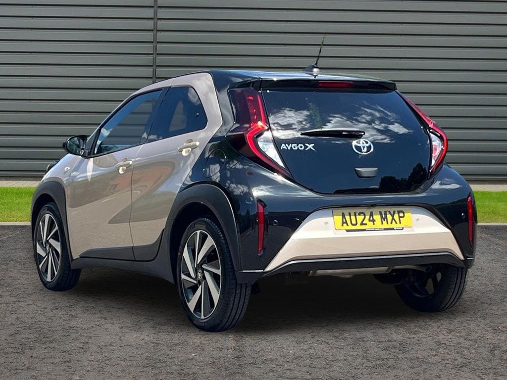 Toyota Aygo X 1.0 Vvt I Edge Hatchback Beige #5