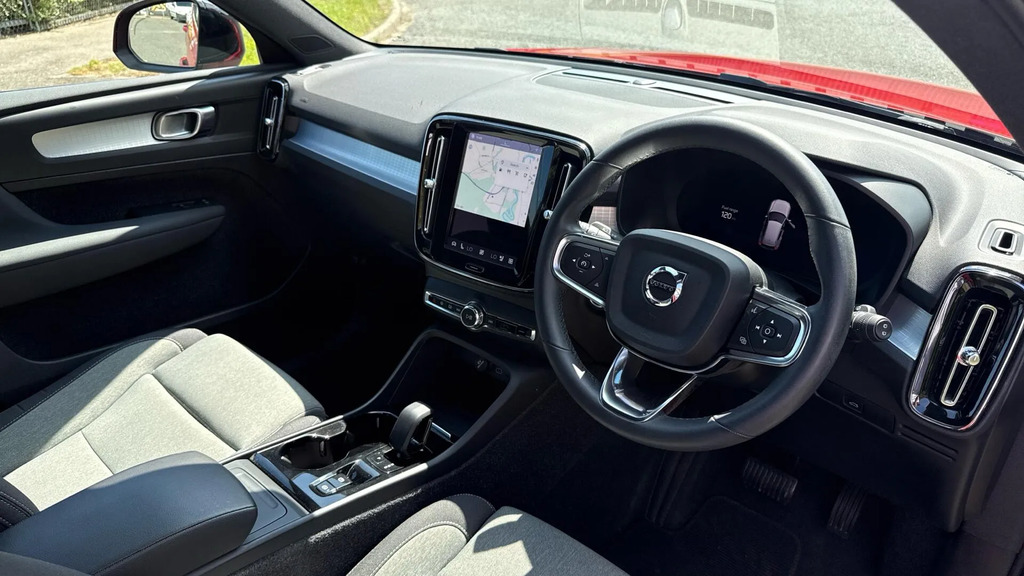 Volvo XC40 2.0 B3p Plus Dark  #4