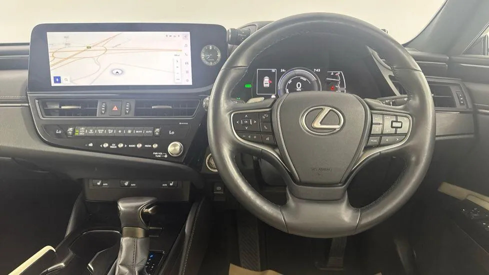 Lexus ES 300H 2.5 Takumi Cvt Saloon Red #10