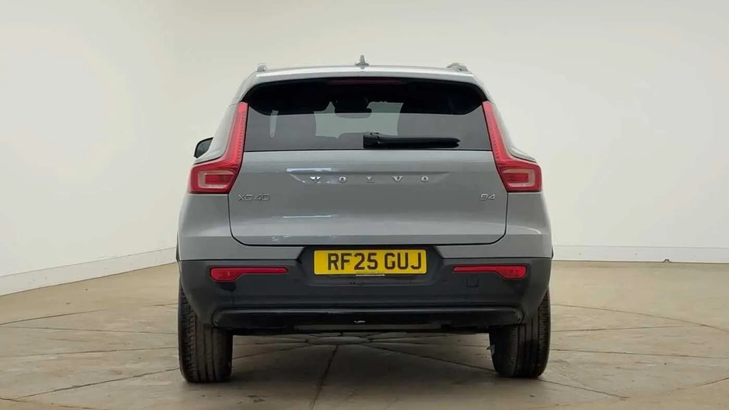 Volvo XC40 2.0 B4p Plus Dark  #4
