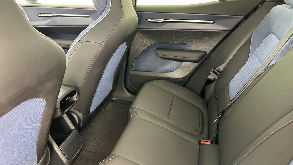 Volvo EX30 Volvo Ex30 Estate 200Kw Sm Extended Range Plus 69K Yellow #12
