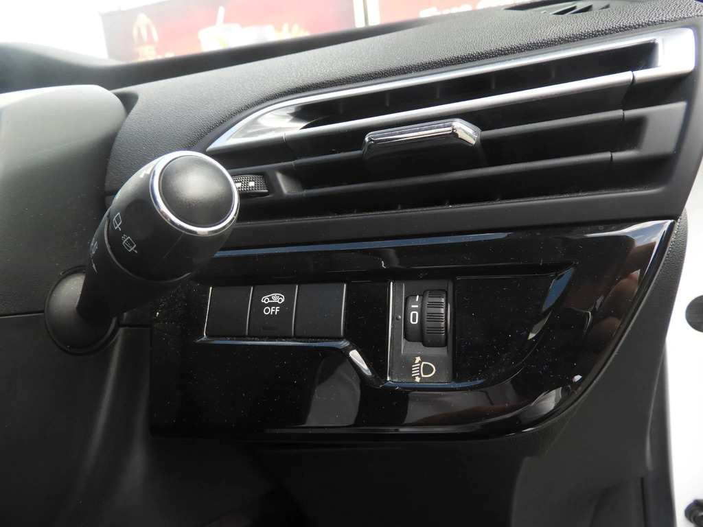 Citroen C4 Picasso Picasso Feel Bluehdi S Red #17