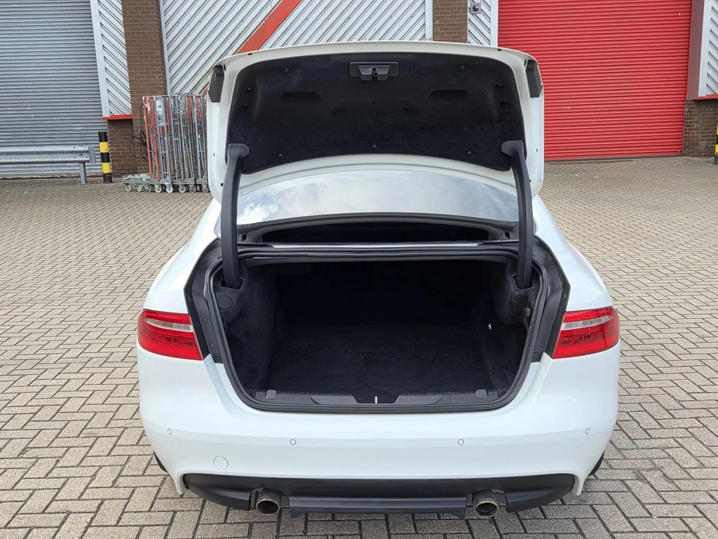 Jaguar XE 2.0D R-sport Euro 6 Ss White #12