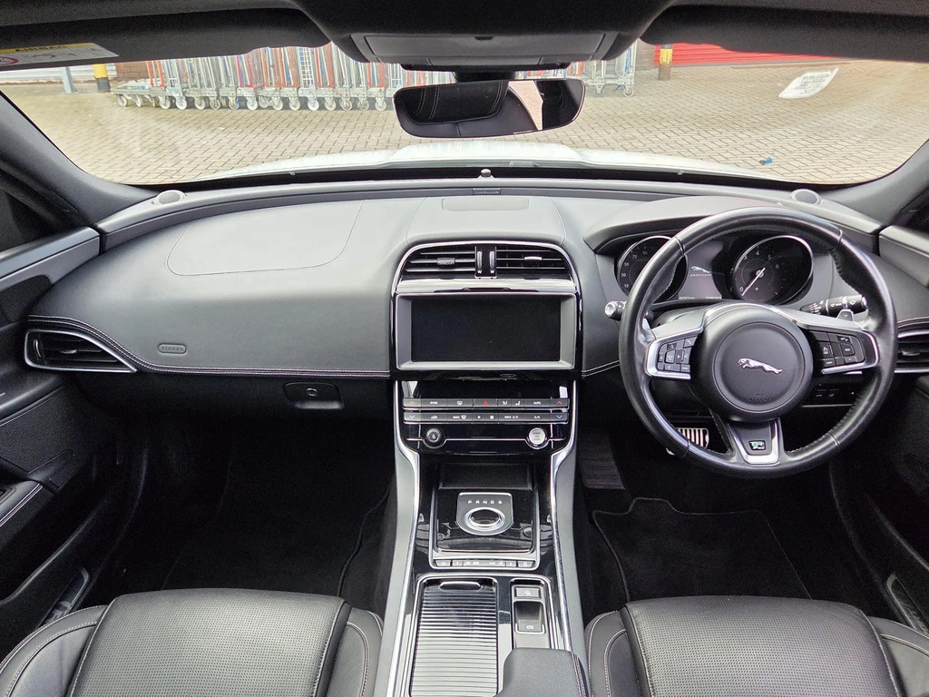 Jaguar XE 2.0D R-sport Euro 6 Ss White #17
