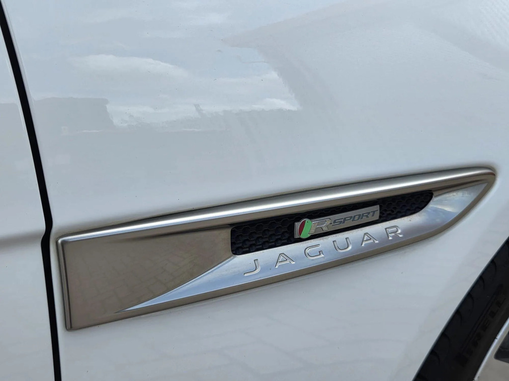 Jaguar XE 2.0D R-sport Euro 6 Ss White #9