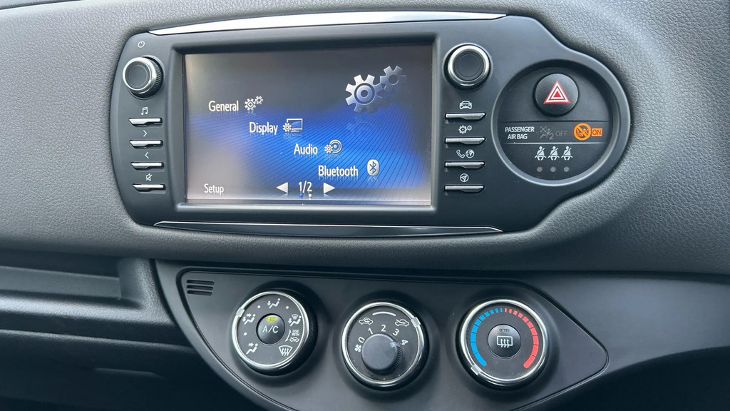 Toyota Yaris Icon Vvt-i Black #25