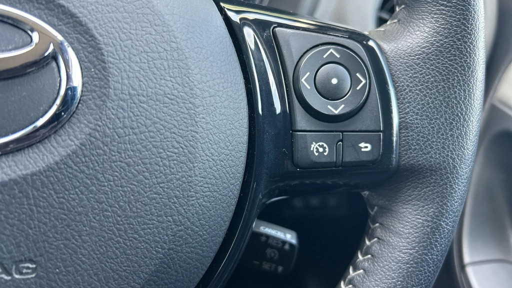 Toyota Yaris Icon Vvt-i Black #34