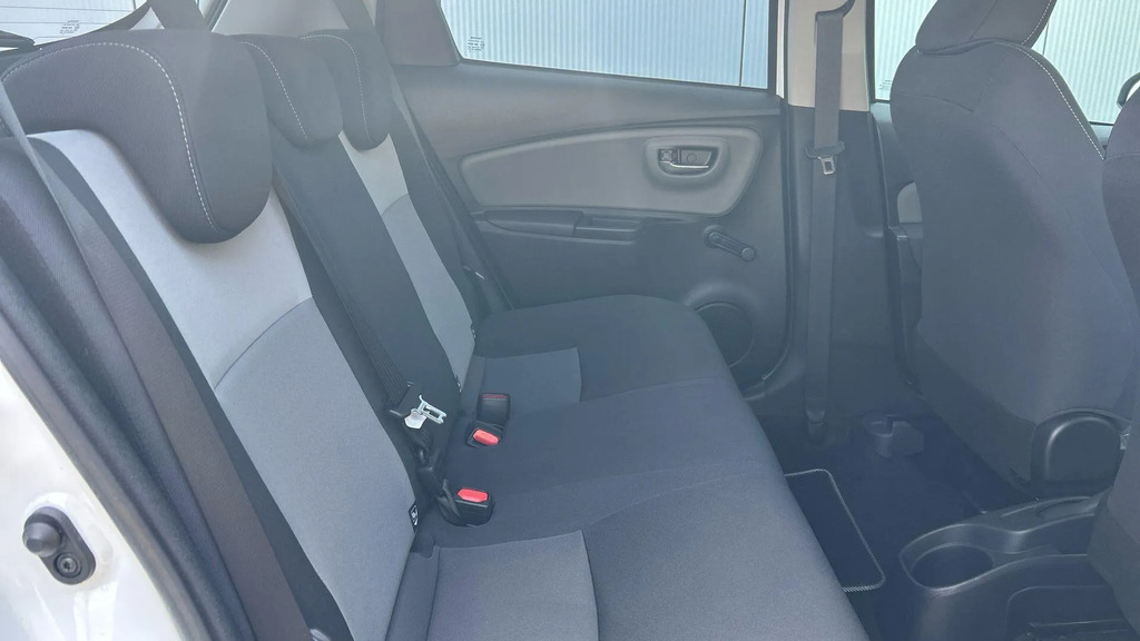 Toyota Yaris Icon Vvt-i Black #16
