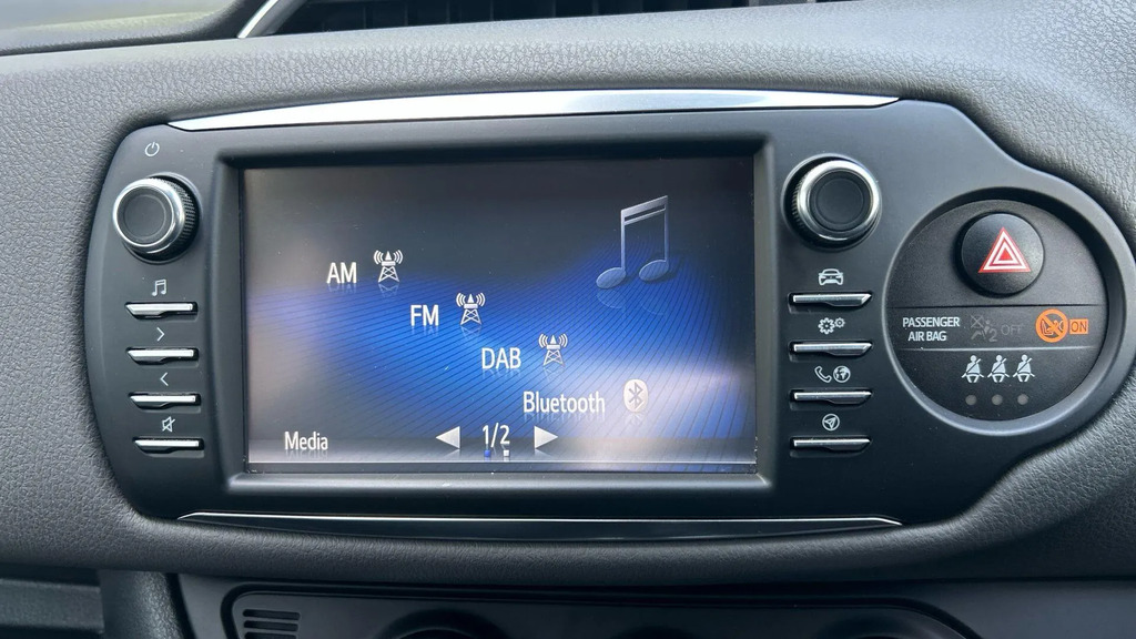 Toyota Yaris Icon Vvt-i Black #22