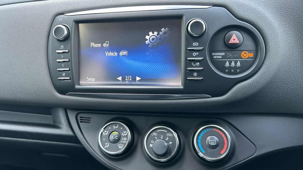 Toyota Yaris Icon Vvt-i Black #26