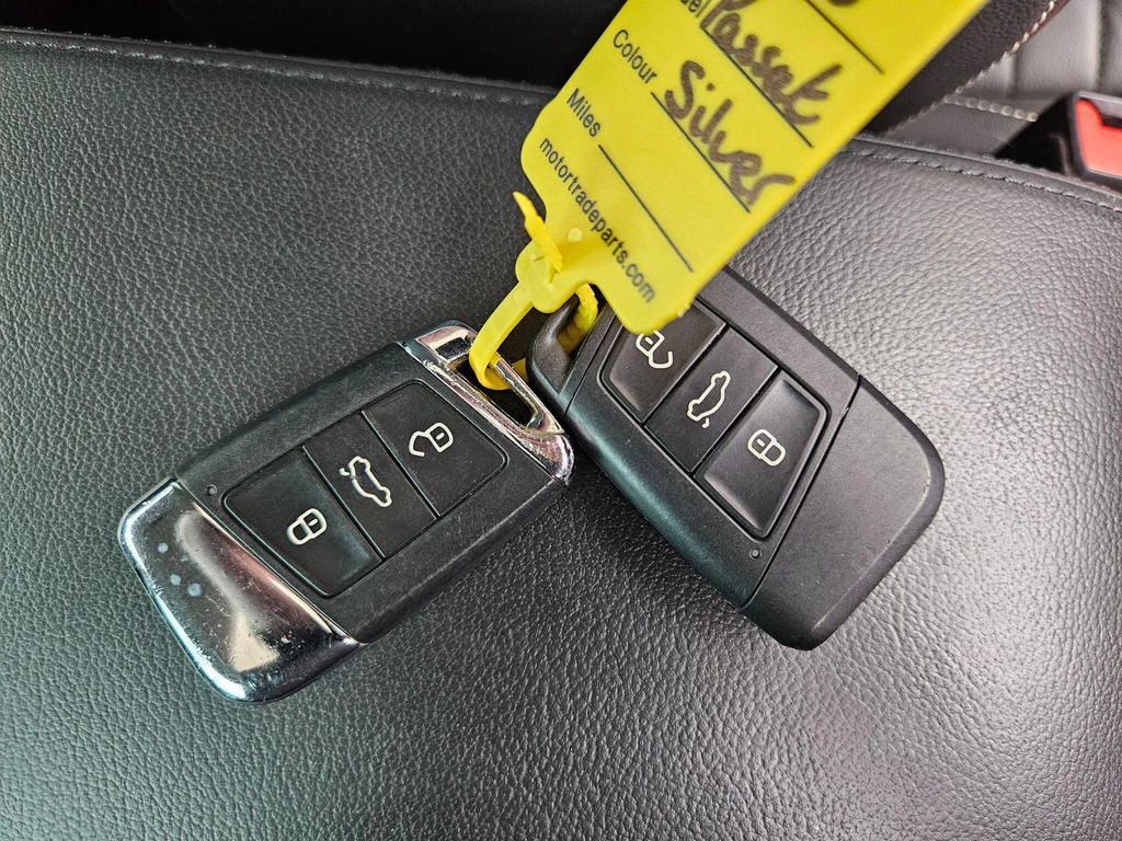 Volkswagen Passat Estate 1.4 Tsi Phev Gte Dsg Silver #20