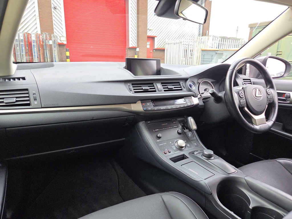 Lexus CT 200H 1.8 F-sport Cvt 2018 Red #18