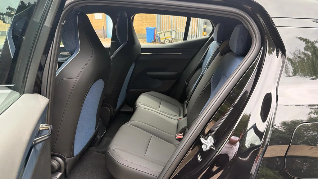 Volvo EX30 315Kw Twin Motor Performance Ultra 69Kwh Black #27